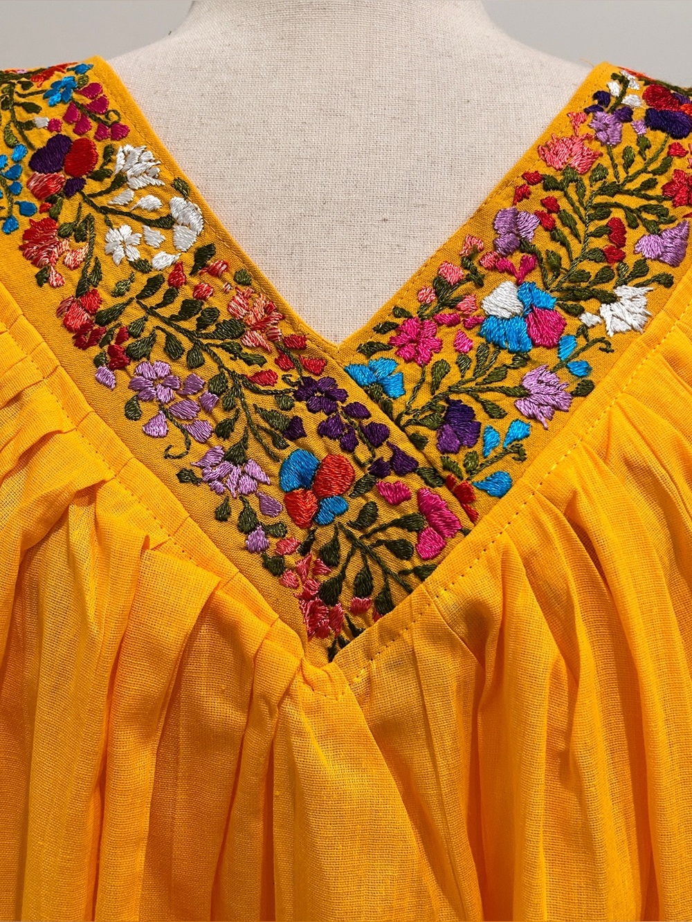 Jazmin V-Neck Mexican top, hand embroidered.Artisan top. Boho, Hippie, handmade. - Picture 4 of 6
